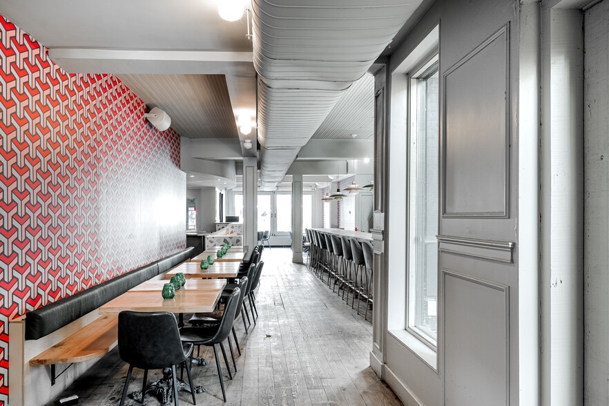 2472 Rue Notre-Dame O, Montréal, QC for lease - Interior Photo - Image 3 of 5