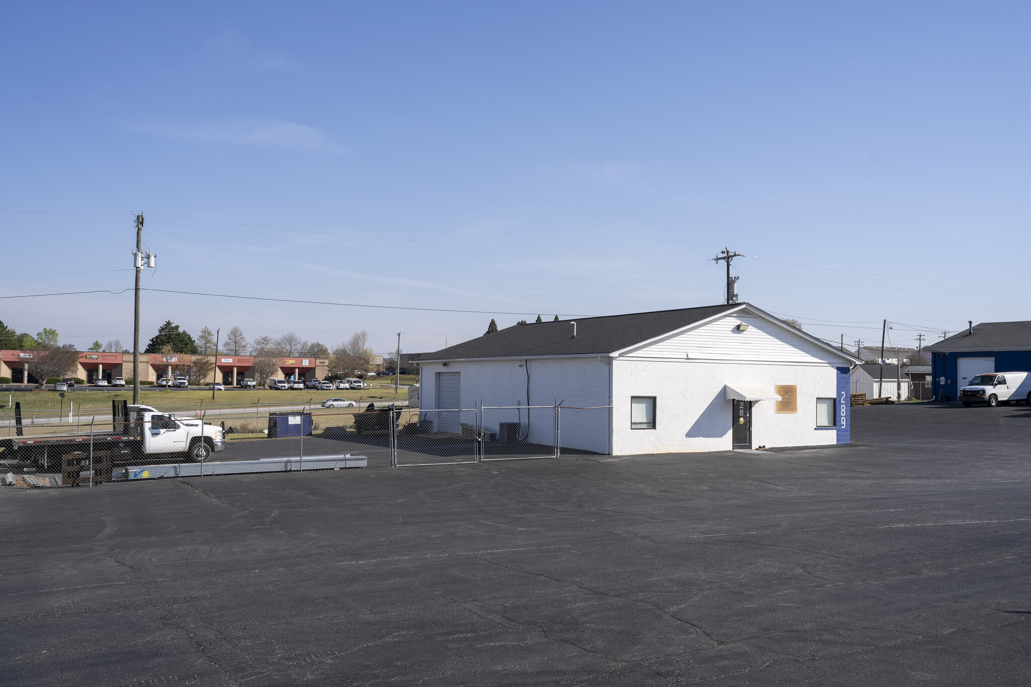 289 Lakewood Dr, Greenville, SC for lease Primary Photo- Image 1 of 7