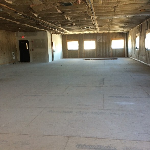 670 Washington St, Attleboro, MA for sale - Interior Photo - Image 3 of 36
