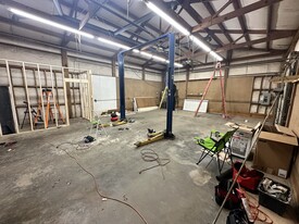 Workshop / Storage Facility - Warehouse