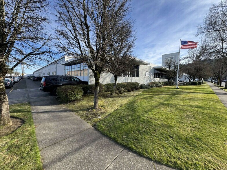 2840 NW 35th Ave, Portland, OR à vendre - Photo du bâtiment - Image 2 de 9