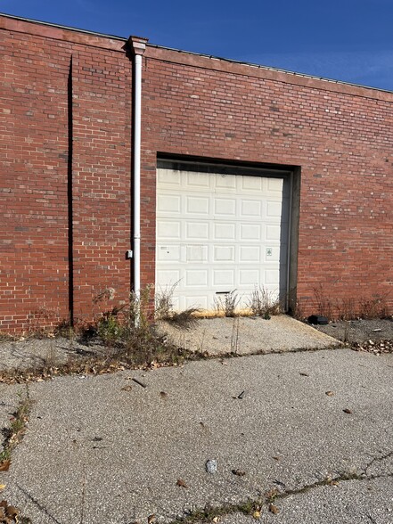 866-898 W Wilbeth Rd, Akron, OH for lease - Building Photo - Image 3 of 13