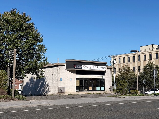 More details for 24 Broadhollow Rd, Melville, NY - Retail for Lease