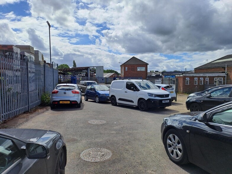 30 Burrowfield, Welwyn Garden City for lease - Building Photo - Image 3 of 10