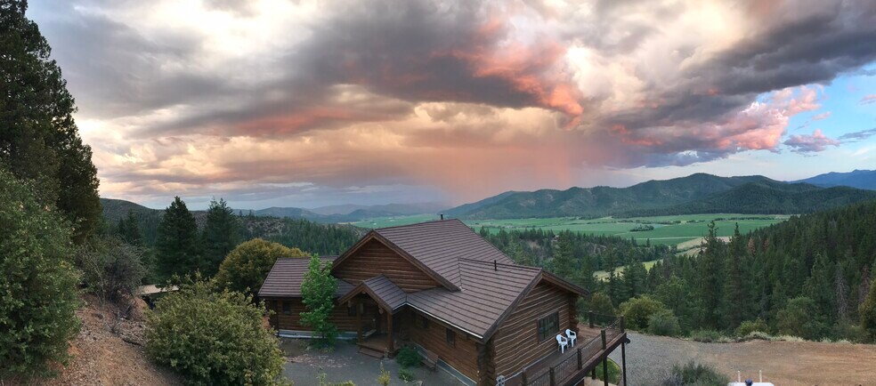 13705 Patterson Creek Rd, Fort Jones, CA for sale - Building Photo - Image 2 of 51