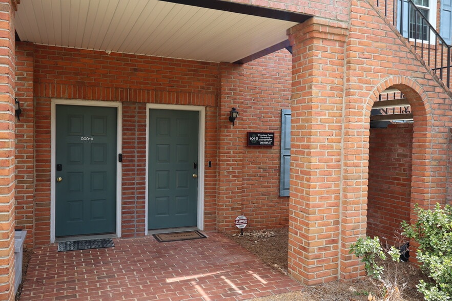 2990 Bethesda Pl, Winston-Salem, NC for sale - Building Photo - Image 2 of 2