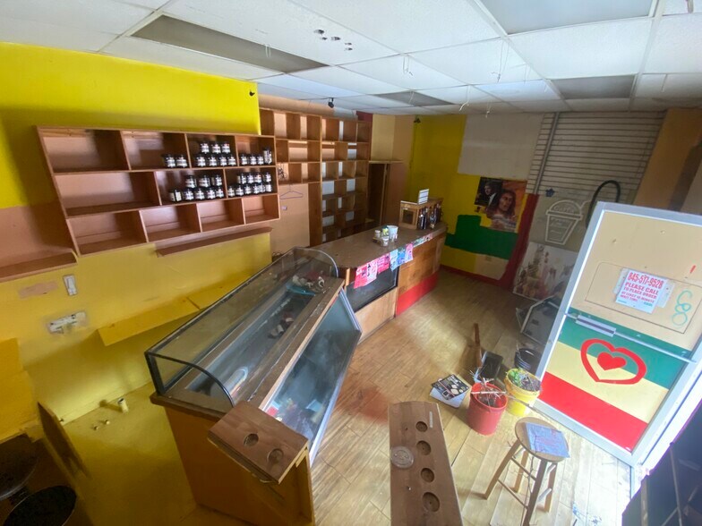 584-592 Albany Ave, Brooklyn, NY à louer - Photo intérieure - Image 2 de 5