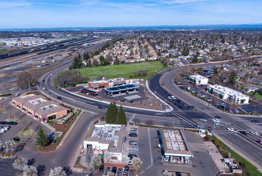 Antelope Rd, Citrus Heights, CA à vendre - Photo du bâtiment - Image 1 de 5