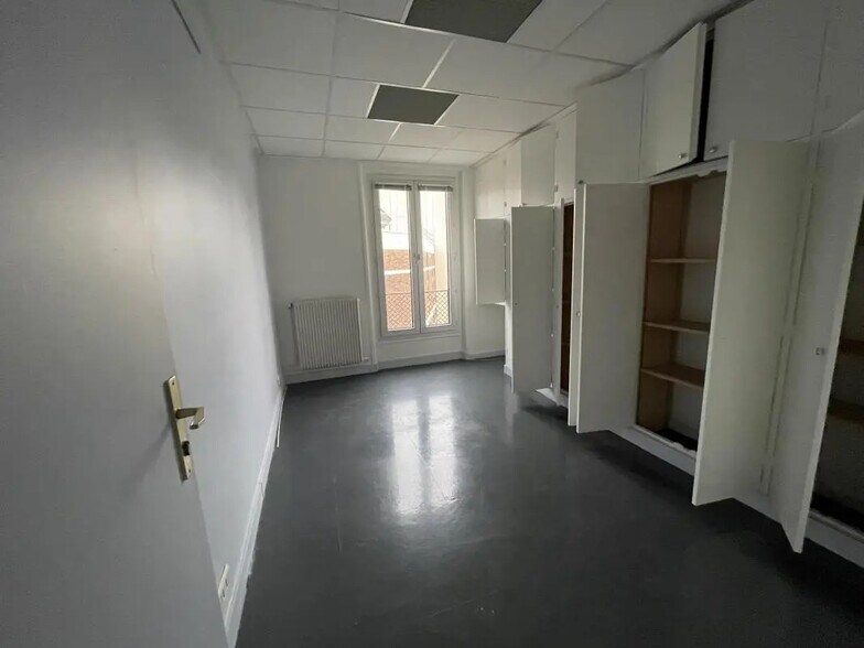 Bureau dans Paris à vendre - Photo du bâtiment - Image 2 de 7