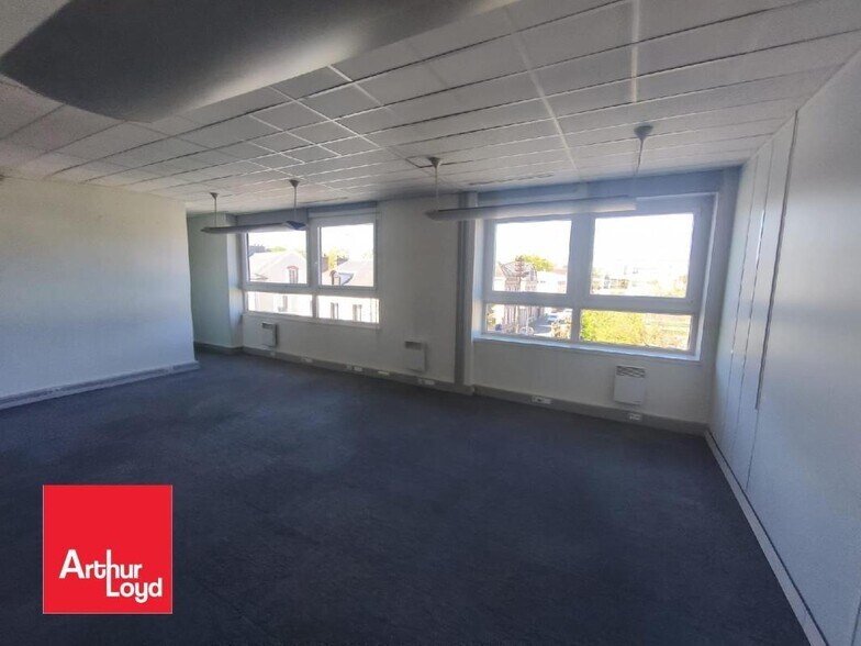 Office in Chartres for lease - Interior Photo - Image 3 of 6