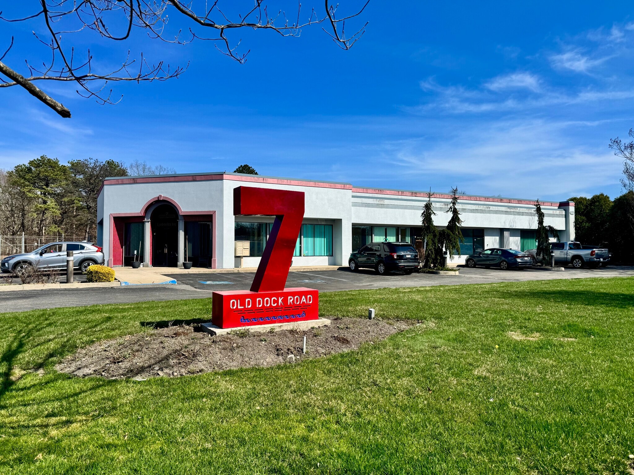 7 Old Dock Rd, Yaphank, NY à vendre Photo principale- Image 1 de 25