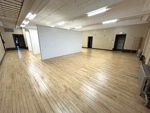 149 Maple St, Naugatuck, CT à vendre Photo intérieure- Image 1 de 6