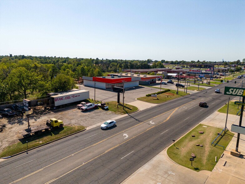 9118 NE 23rd St, Oklahoma City, OK à vendre - Photo du bâtiment - Image 2 de 4