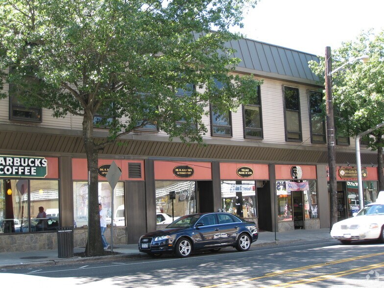 4 Haven Ave, Port Washington, NY à louer - Photo du bâtiment - Image 2 de 13