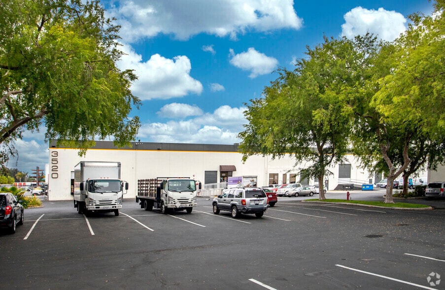 3520 Thomas Rd, Santa Clara, CA for lease - Building Photo - Image 2 of 3