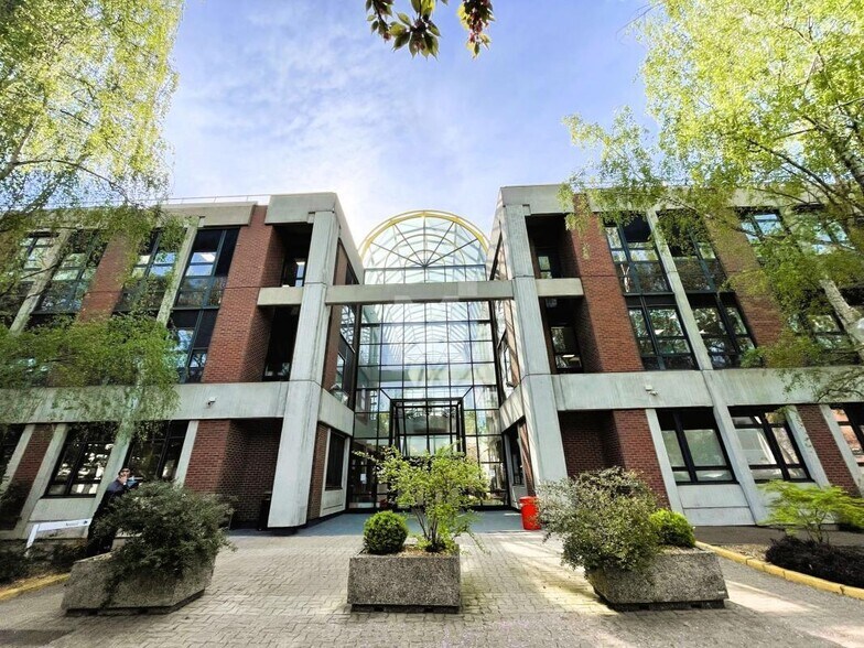 Office in Évry-Courcouronnes for lease - Building Photo - Image 1 of 16
