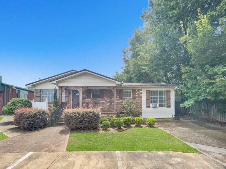 3801 Millcreek Ln, Tuscaloosa, AL à louer - Photo du bâtiment - Image 3 de 21