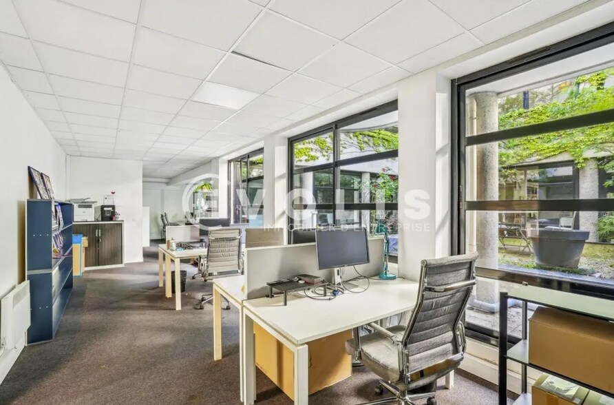 Multifamily in Boulogne-Billancourt for sale - Interior Photo - Image 3 of 6