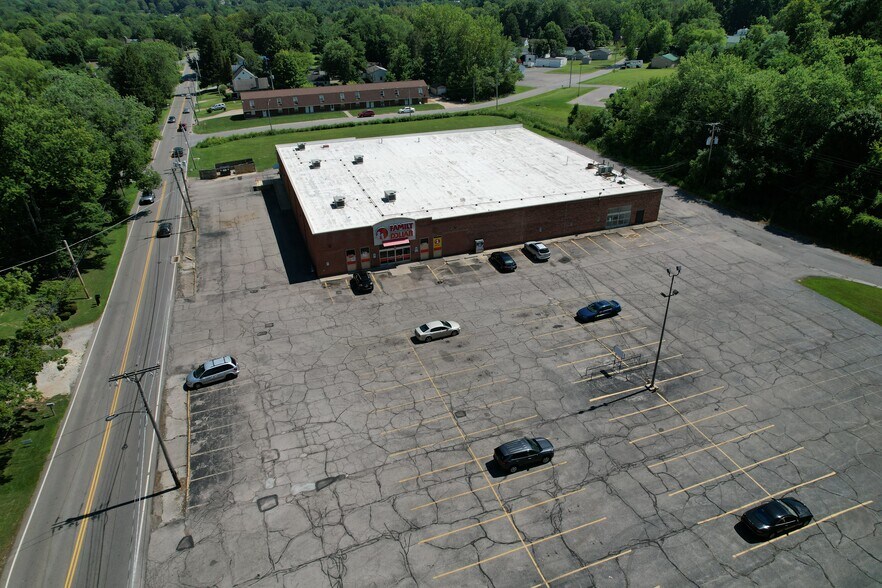 660 S Diamond St, Mansfield, OH à louer - Photo du bâtiment - Image 3 de 4