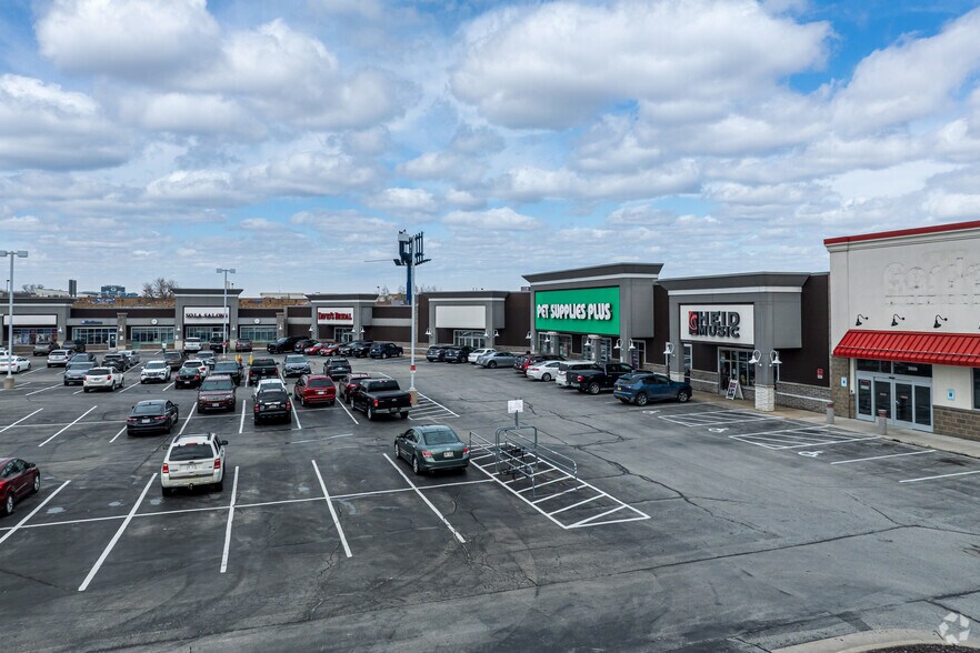 2605-2613 S Oneida St, Green Bay, WI à vendre - Photo du bâtiment - Image 2 de 21