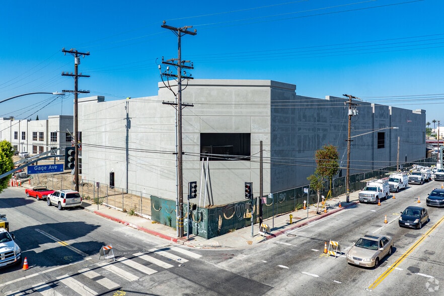 6375 Wilmington Ave, Los Angeles, CA à louer - Photo du bâtiment - Image 2 de 3