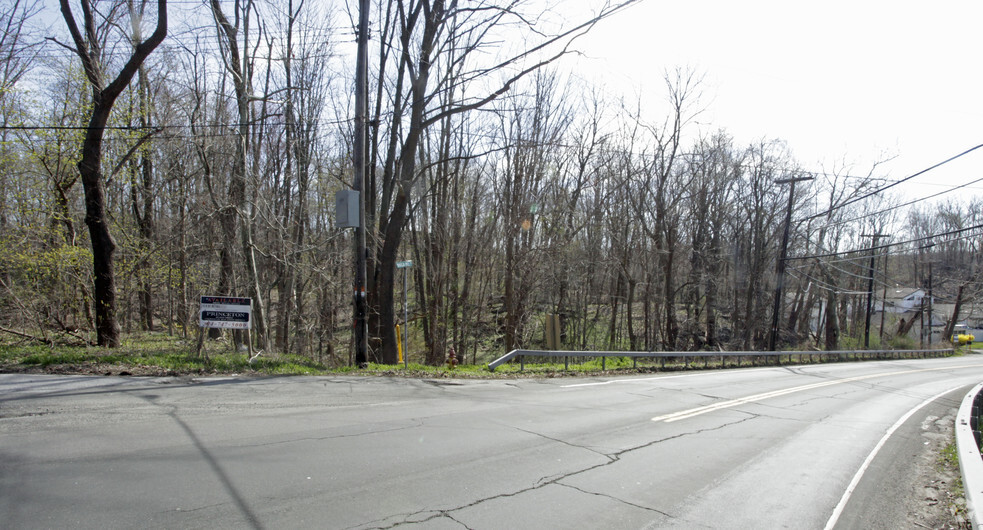 SE Corner of Albany Post Rd and Watch Hill Rd, Cortlandt Manor, NY for sale - Primary Photo - Image 1 of 1