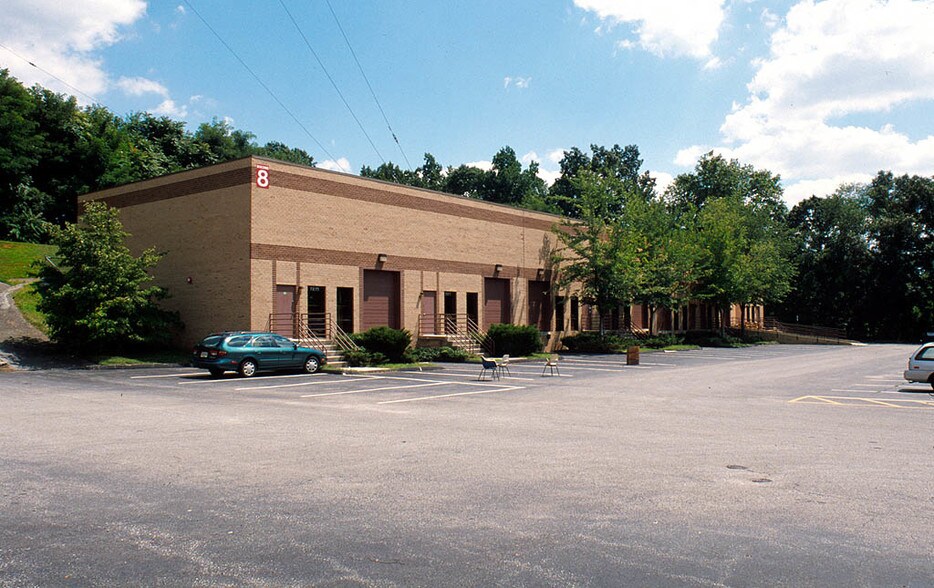 8801-8813 Monard Dr, Silver Spring, MD à louer - Photo du bâtiment - Image 2 de 5