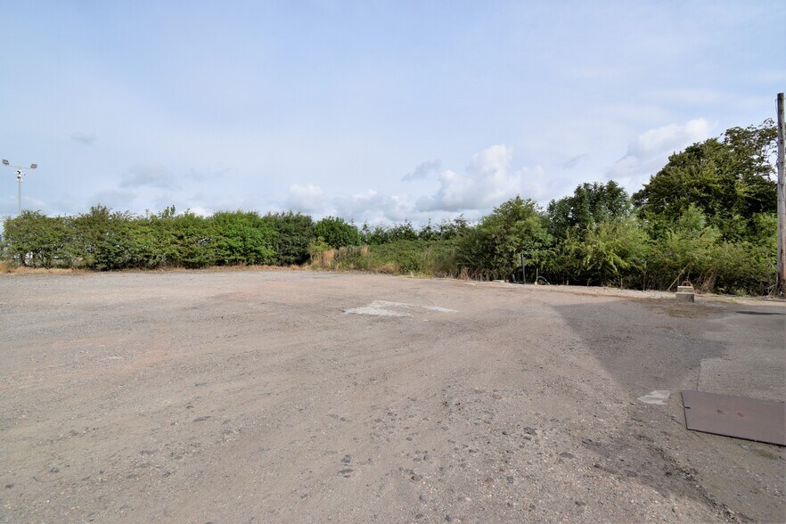 Cotham Ln, Newark à louer - Photo du bâtiment - Image 3 de 4