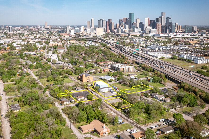 2214 Roberts St, Houston, TX for sale - Aerial - Image 3 of 4