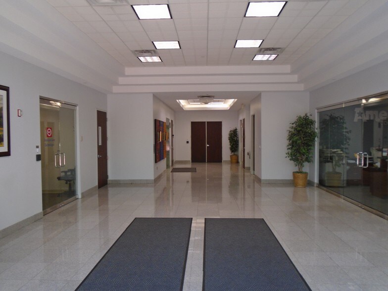 15010 Broschart Rd, Rockville, MD à louer - Photo intérieure - Image 2 de 17