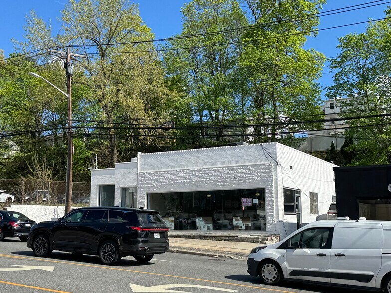 1208-1210 Northern Blvd, Manhasset, NY for lease - Primary Photo - Image 1 of 1