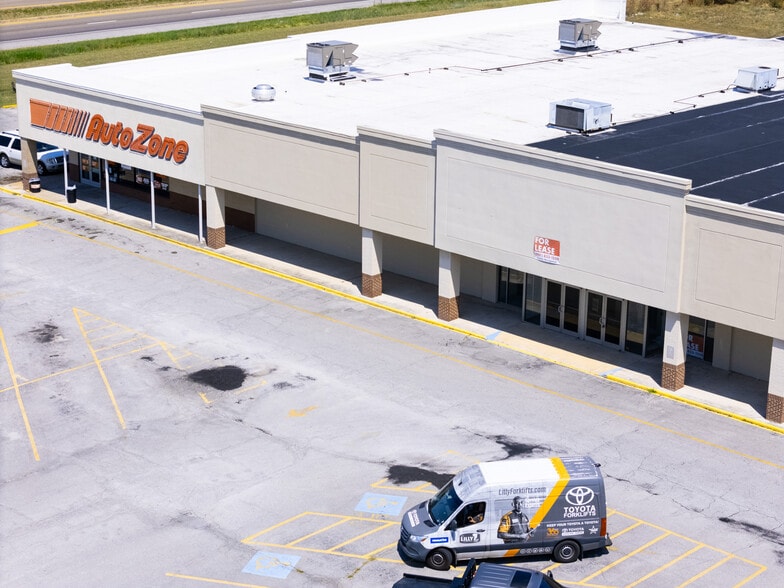 2210 N Central Ave, Humboldt, TN for lease - Building Photo - Image 3 of 19