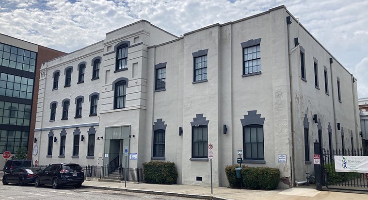 325 Brown St, Petersburg, VA for lease - Building Photo - Image 1 of 31