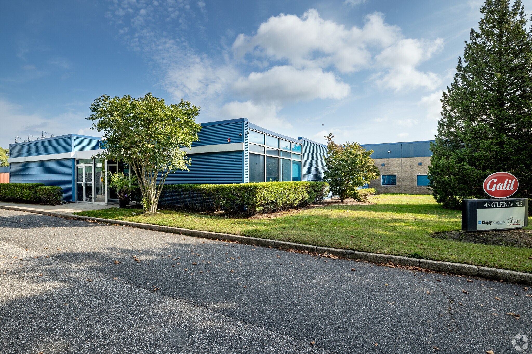45 Gilpin Ave, Hauppauge, NY à louer Photo principale- Image 1 de 12
