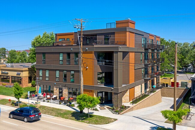 More details for 1935 2nd St SW, Rochester, MN - Multifamily for Sale