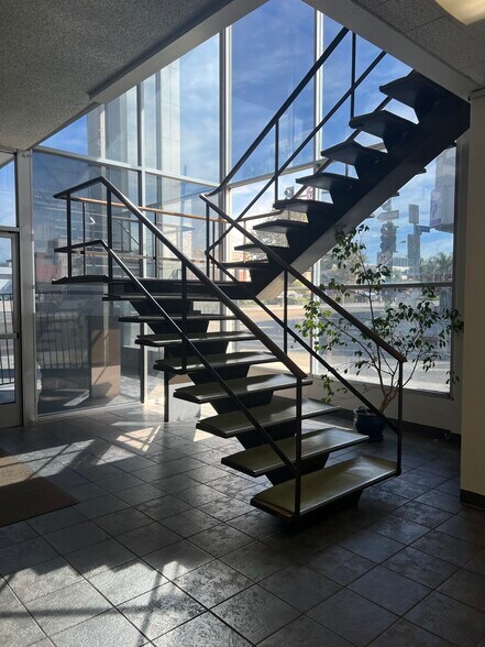 1660-1670 Wilshire Blvd, Los Angeles, CA à vendre - Photo du bâtiment - Image 2 de 11