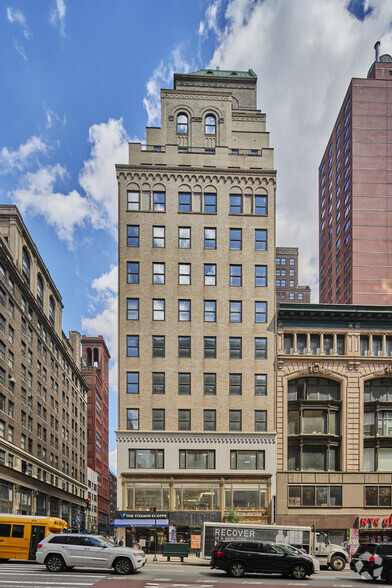 385 Fifth Ave, New York, NY for lease - Building Photo - Image 2 of 5