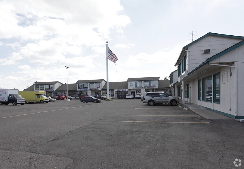 12028 E Mississippi Ave, Aurora, CO à louer - Photo du bâtiment - Image 2 de 3