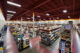 2401 Maloney Dr, Bloomington, IL for sale Interior Photo- Image 1 of 8