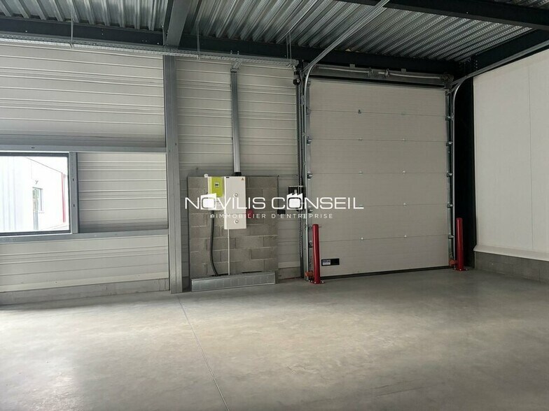 Flex in Bruguières for lease - Building Photo - Image 3 of 6