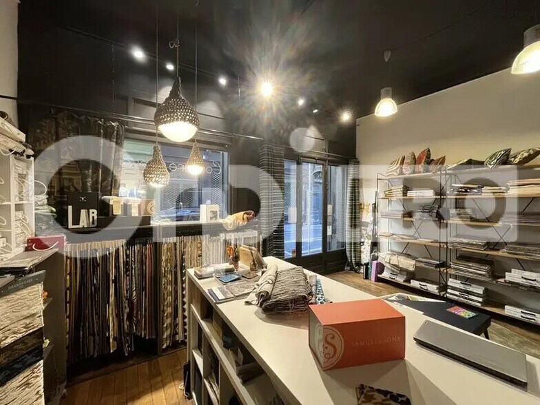 Retail in Lyon for lease - Building Photo - Image 2 of 5