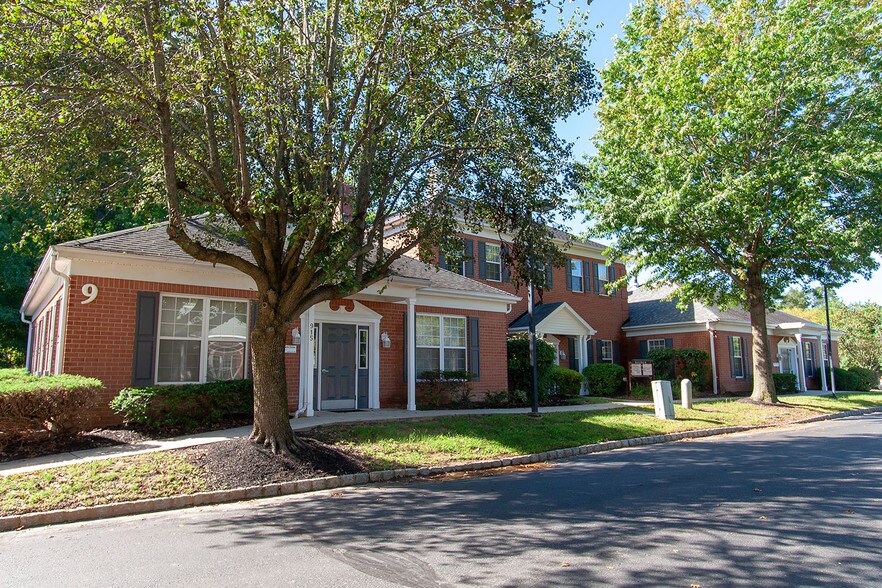 211 Commons Way, Princeton, NJ à louer - Photo du bâtiment - Image 3 de 12