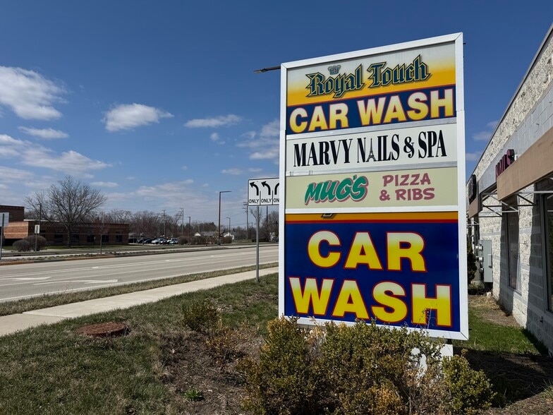 1691-1697 Weiland Rd, Buffalo Grove, IL for lease - Building Photo - Image 3 of 3