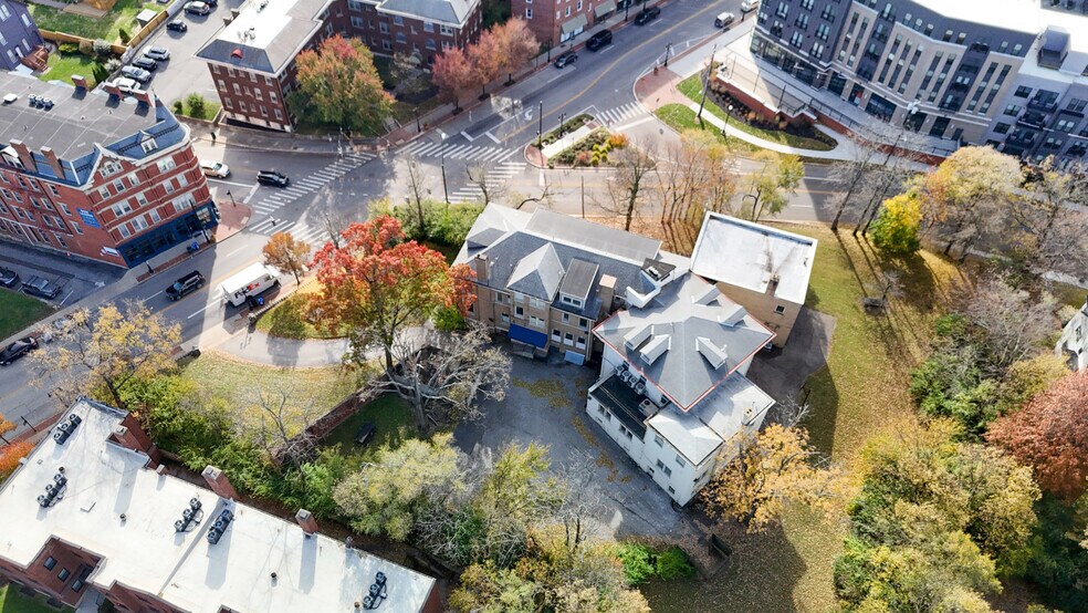 2605 Woodburn Ave, Cincinnati, OH à vendre - Photo du bâtiment - Image 3 de 17