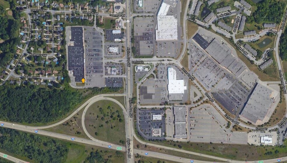 3165 Alpine Ave NW, Walker, MI à louer - Photo principale - Image 2 de 8