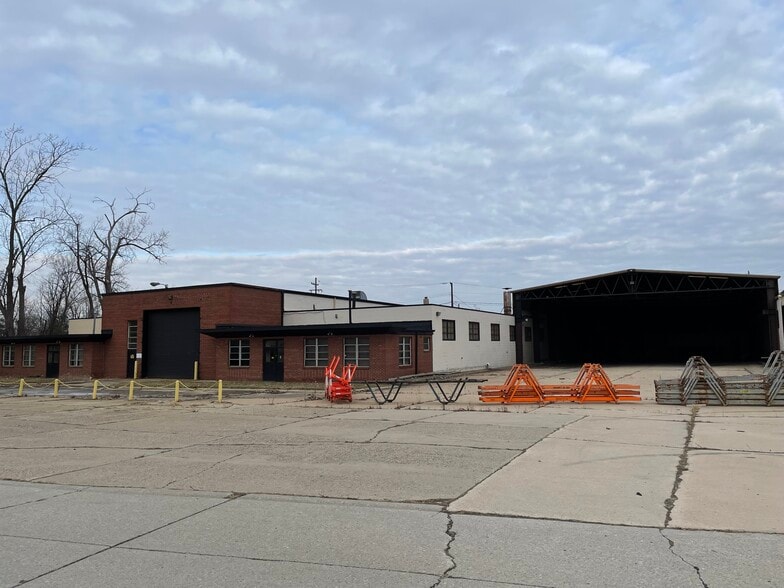 28530 Reynolds St, Inkster, MI for sale - Building Photo - Image 3 of 42