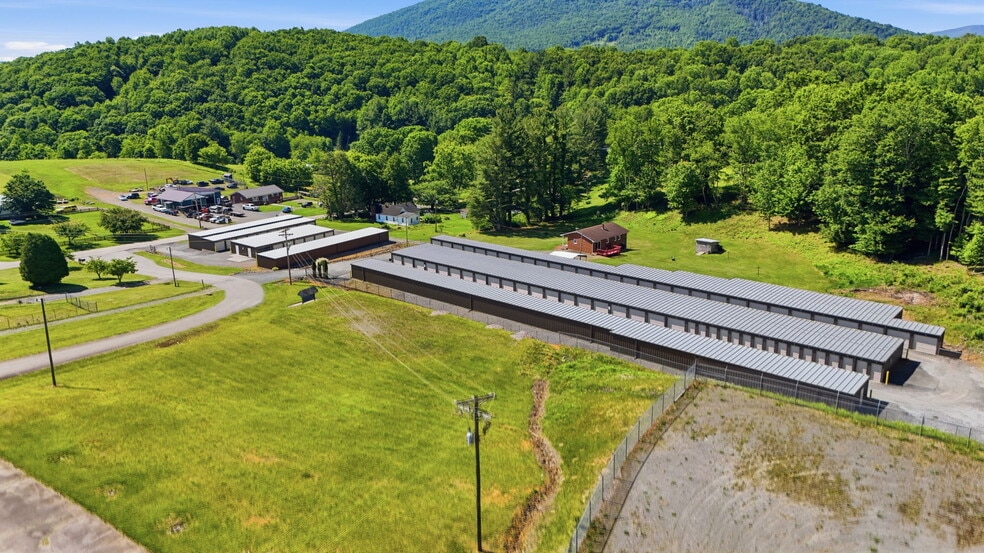 1139/1143 Old Hwy 16 hwy, Jefferson, NC à vendre - Photo du bâtiment - Image 2 de 19