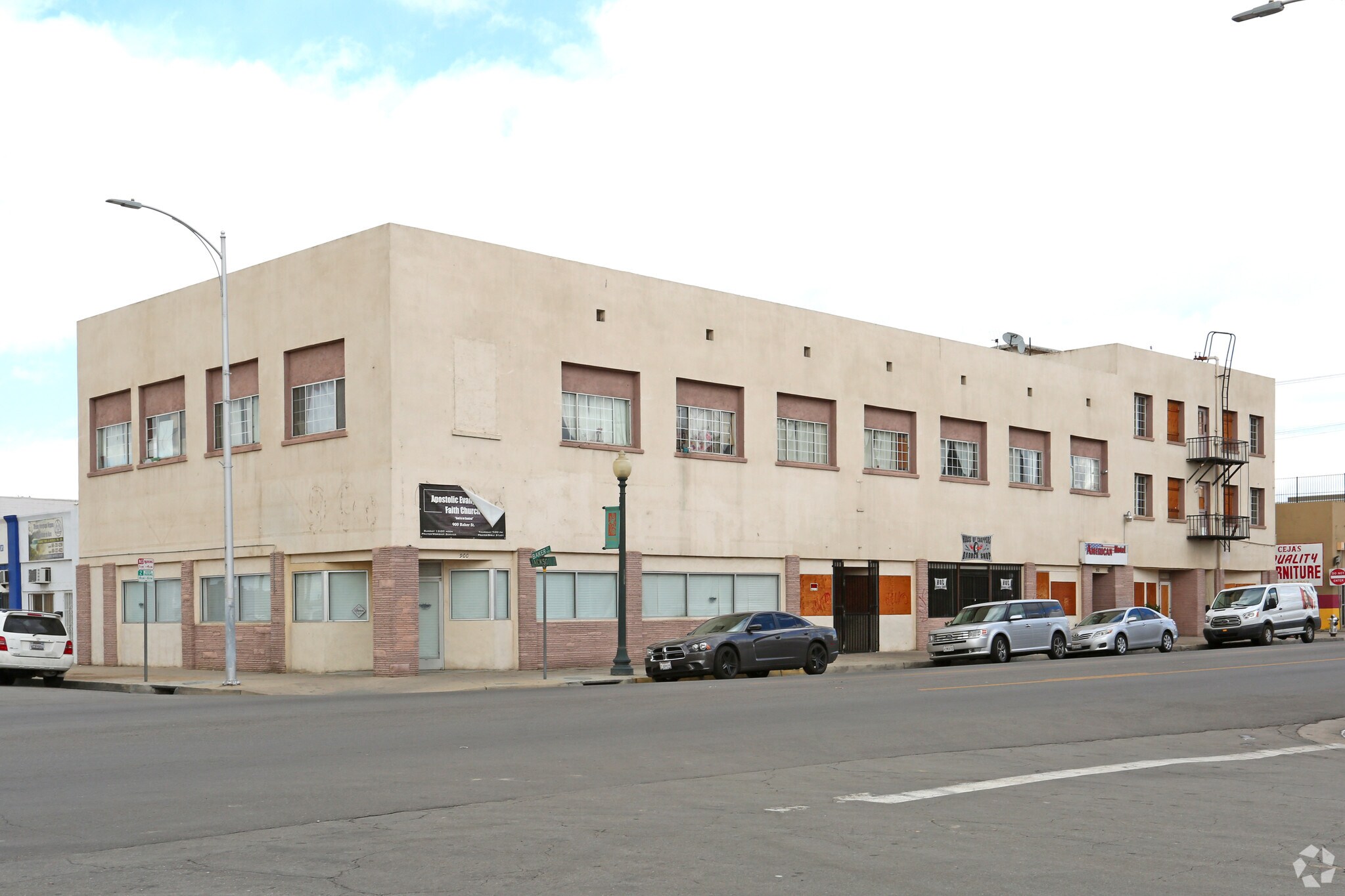 900-948 Baker St, Bakersfield, CA à louer Photo principale- Image 1 de 3
