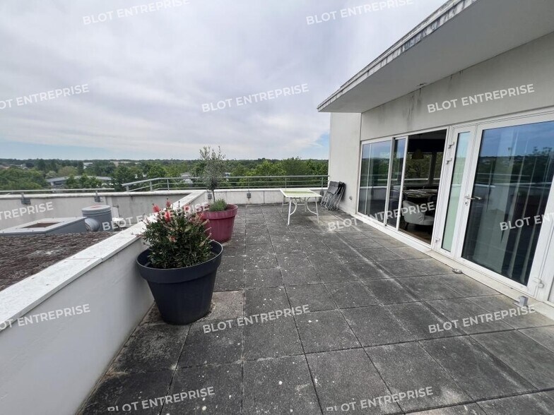 Bureau dans Carquefou à vendre - Photo du bâtiment - Image 2 de 11