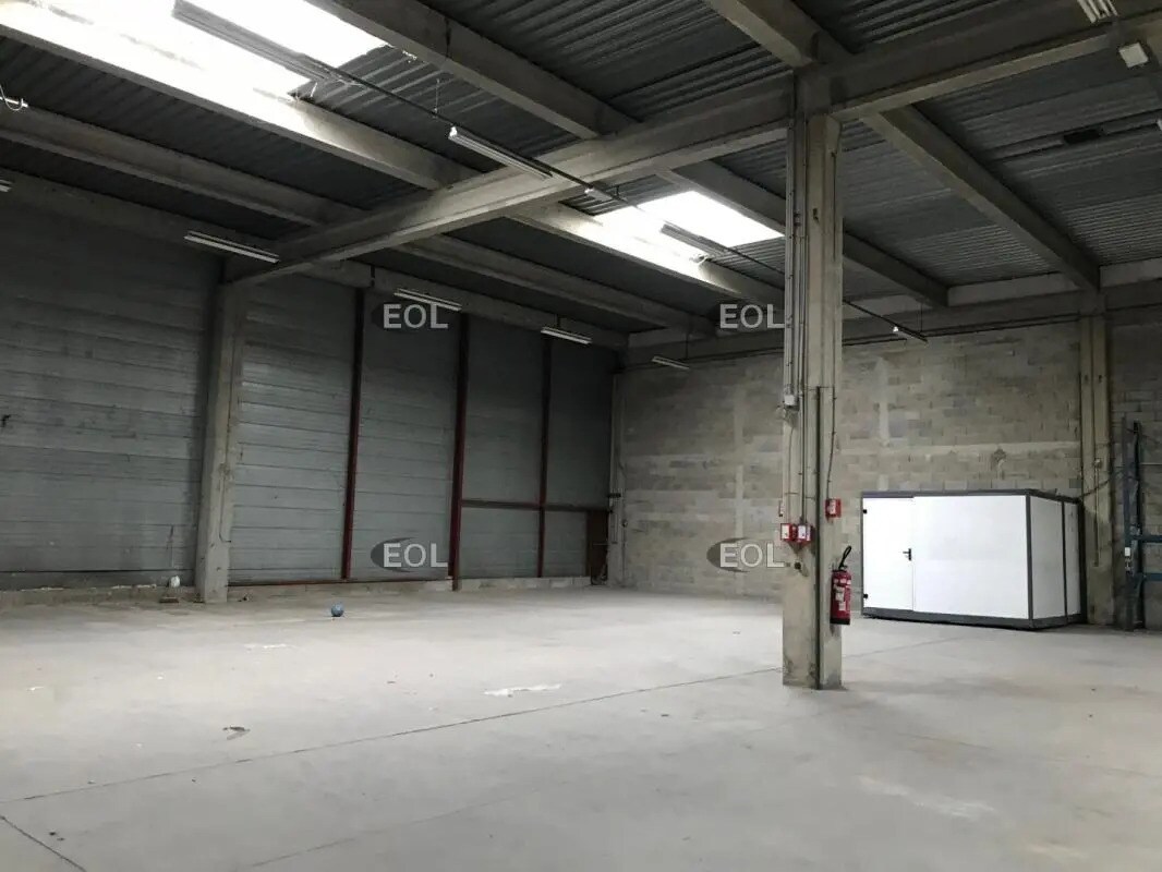 Flex in Vitrolles for lease Building Photo- Image 1 of 5